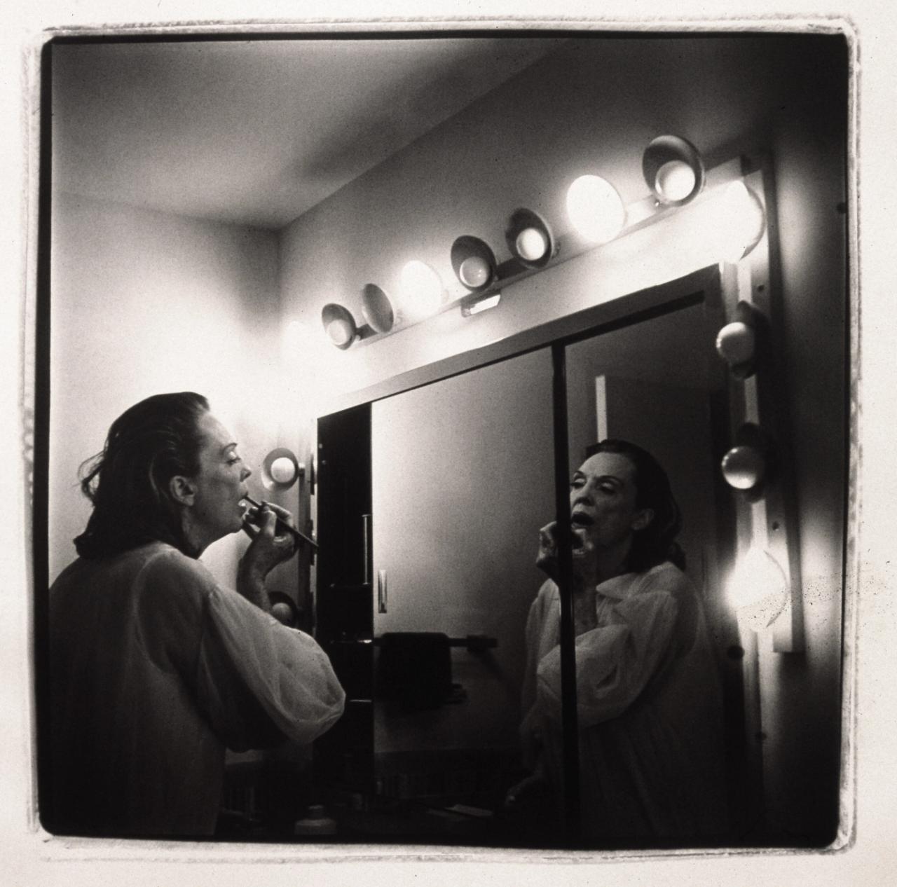 “Mom Making Up” (1969) from Minter’s “Coral Ridge Tower” series. (Courtesy the artist)