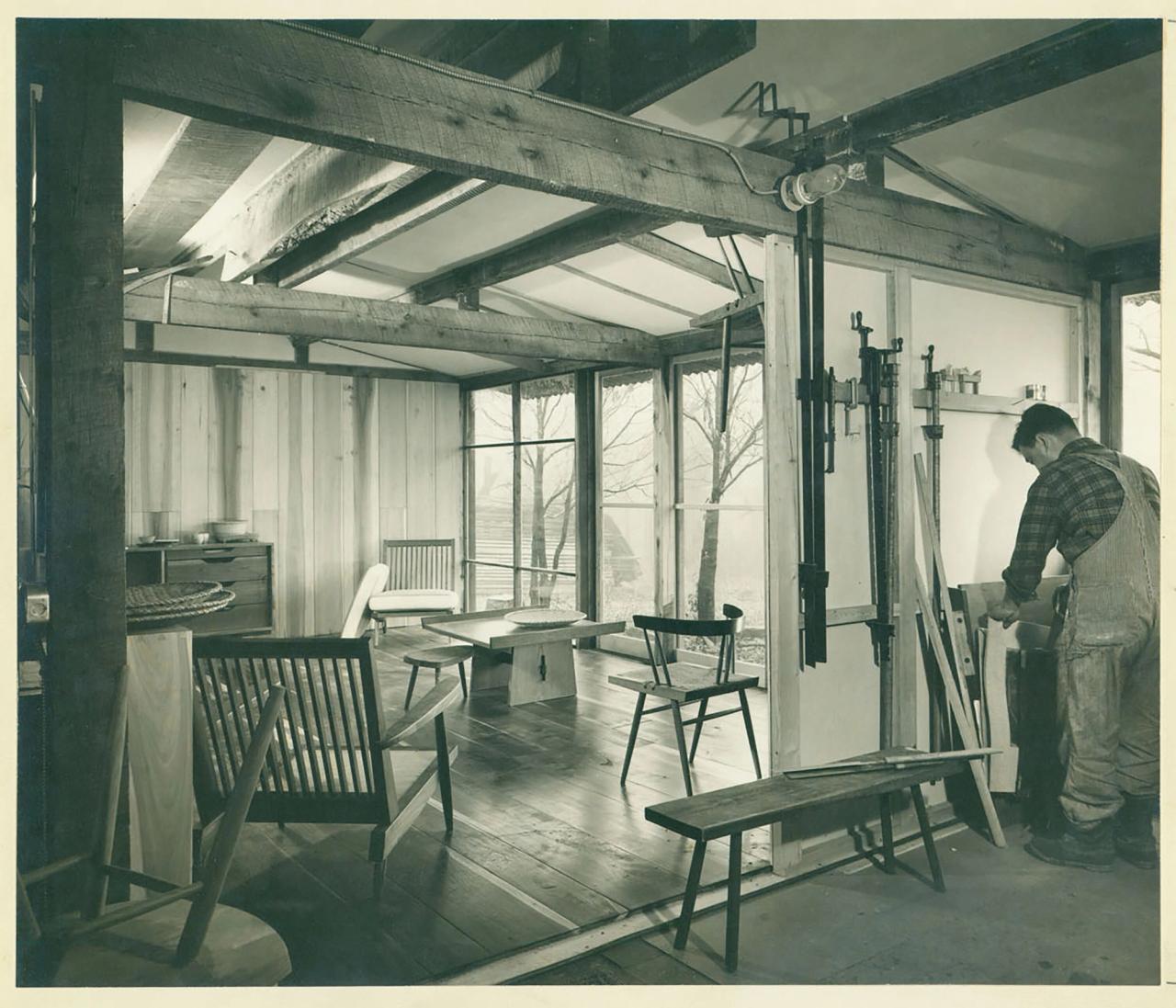 View of the Reception House at the George Nakashima Woodworkers complex in New Hope, Pennsylvania. (Courtesy Nakashima Foundation for Peace © Ezra Stoller / Esto)