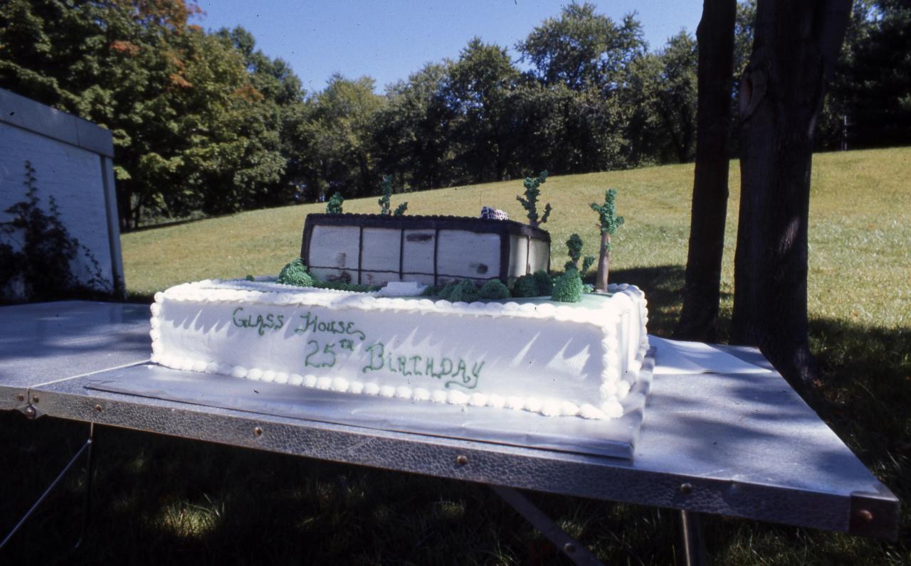 The cake for the Glass House’s 25th birthday celebration in the 1970s. (Courtesy Paul Goldberger)