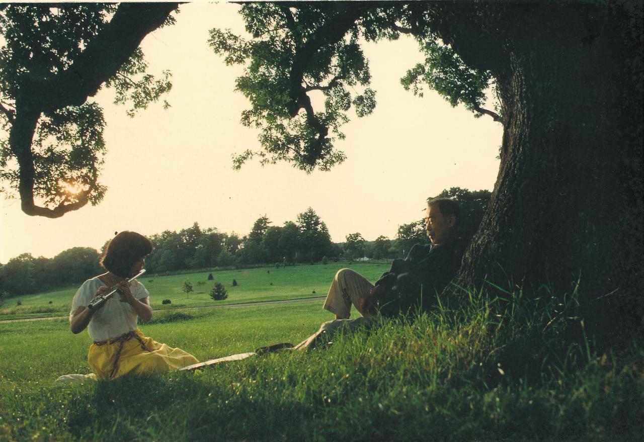 George (right) and Mira (left) under an oak tree in 1967. (Courtesy George Nakashima Woodworkers)