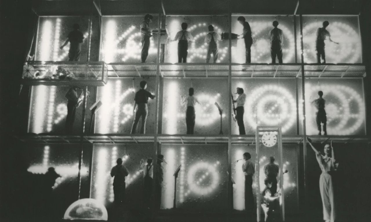 A view of Einstein on the Beach (1976) at the Opéra Comique in Paris the year it premiered. (Copyright Philippe Gras)