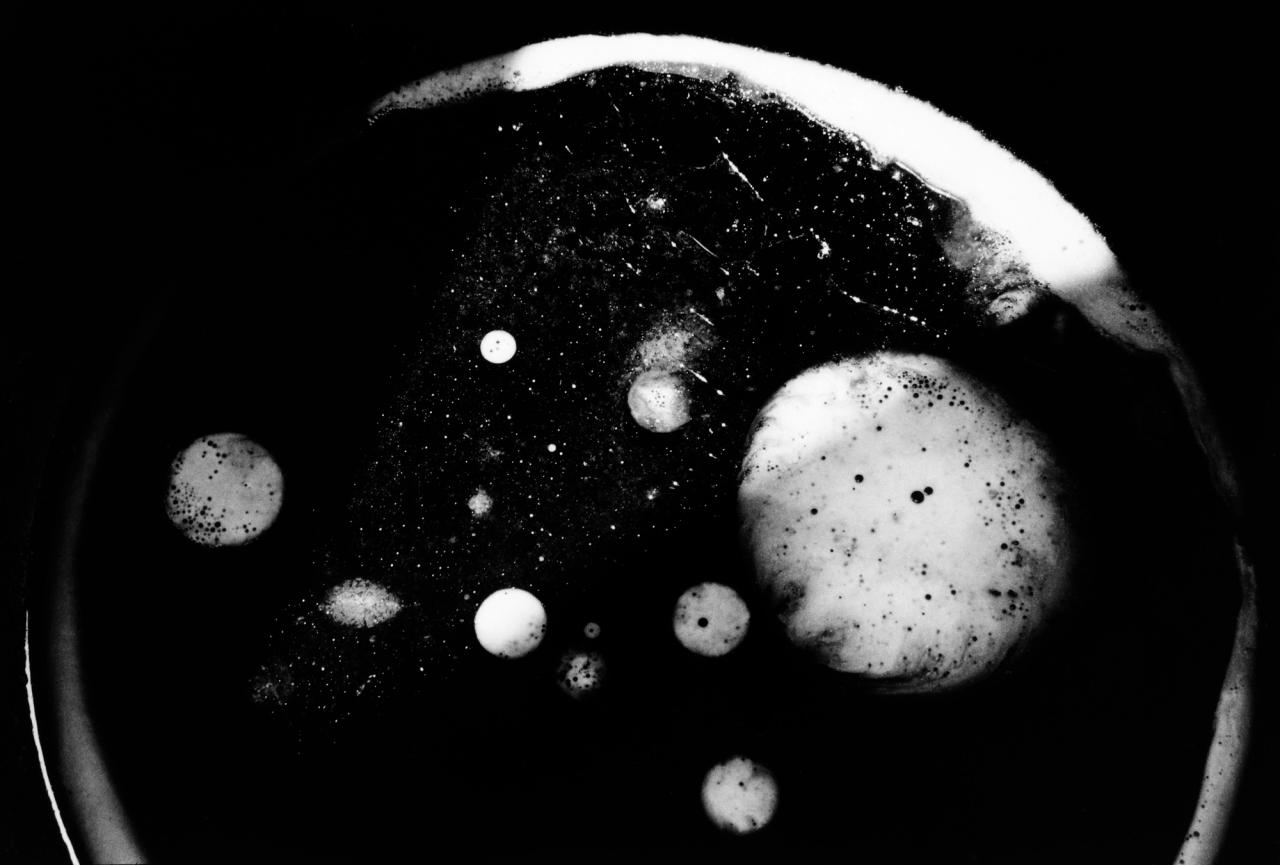 Hitoshi Fugo’s “Flying Frying Pan 47” (1979). (Copyright: Hitoshi Fugo/Courtesy Miyako Yoshinaga)