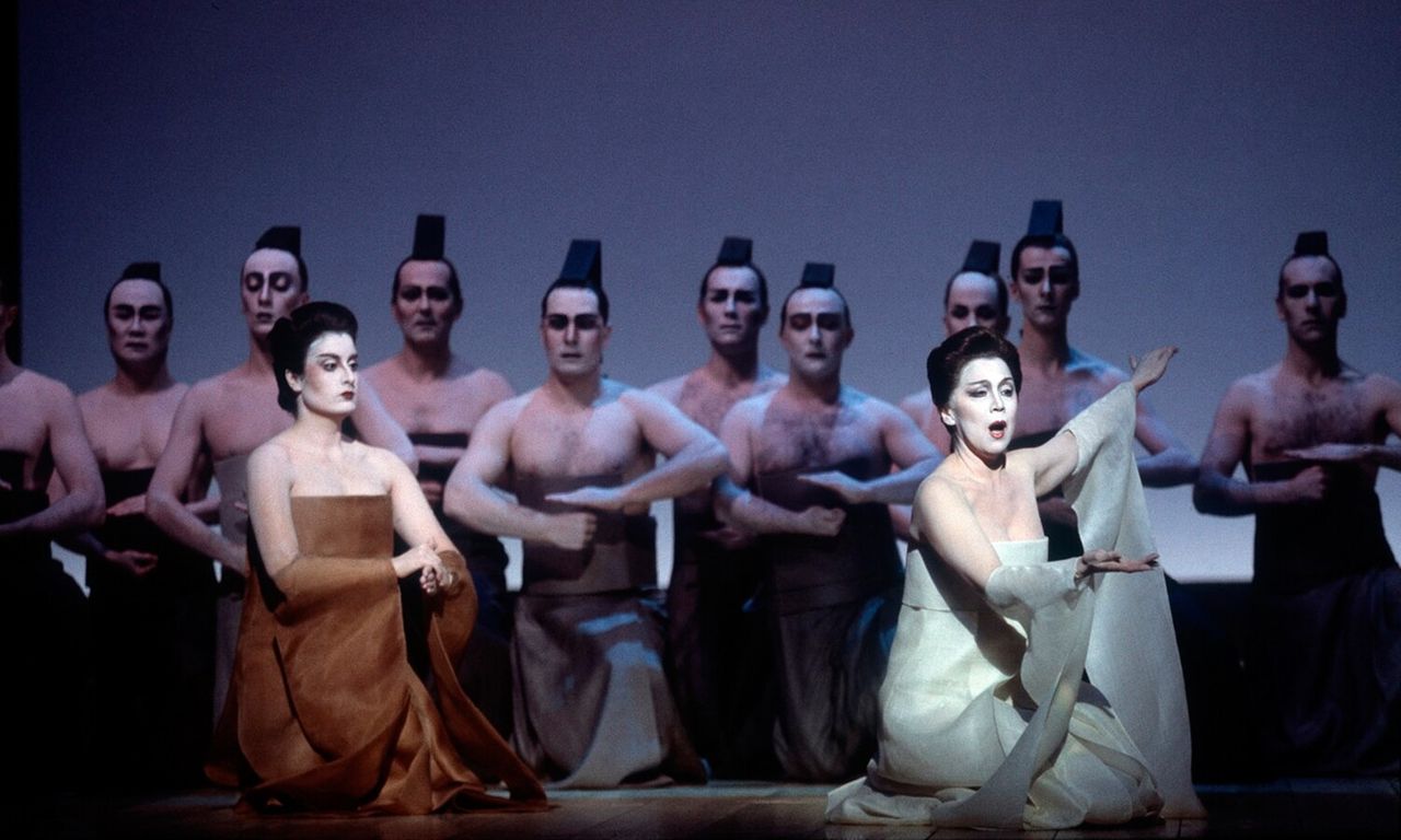 A performance of Wilson’s rendition of Madama Butterfly at the Paris Opera in 1993. (Photo: Florian Kleinefenn)