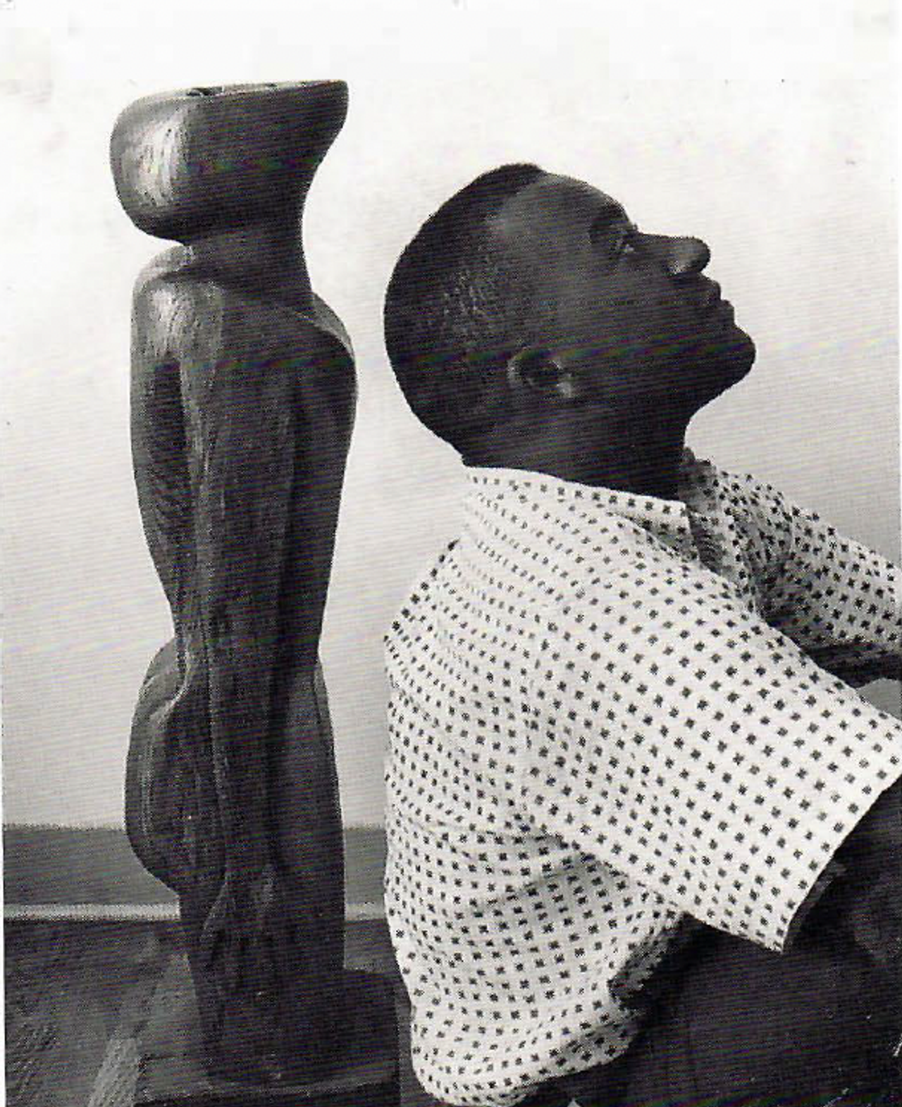 Mosley in 1957 with an early sculpture. (Courtesy the artist and Karma gallery)