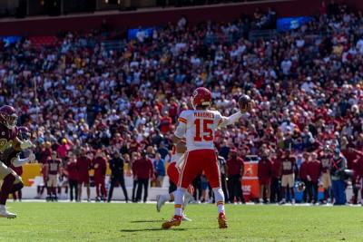 Chiefs Dominate Ravens 37-20 as Mahomes Shines and Jackson Exits Injured