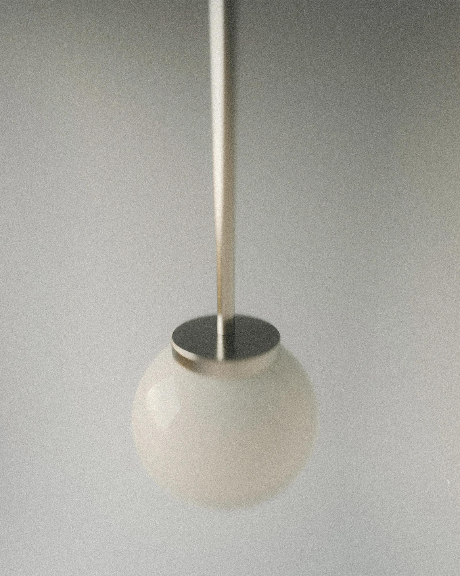 Single Frama Ovoid Pendant