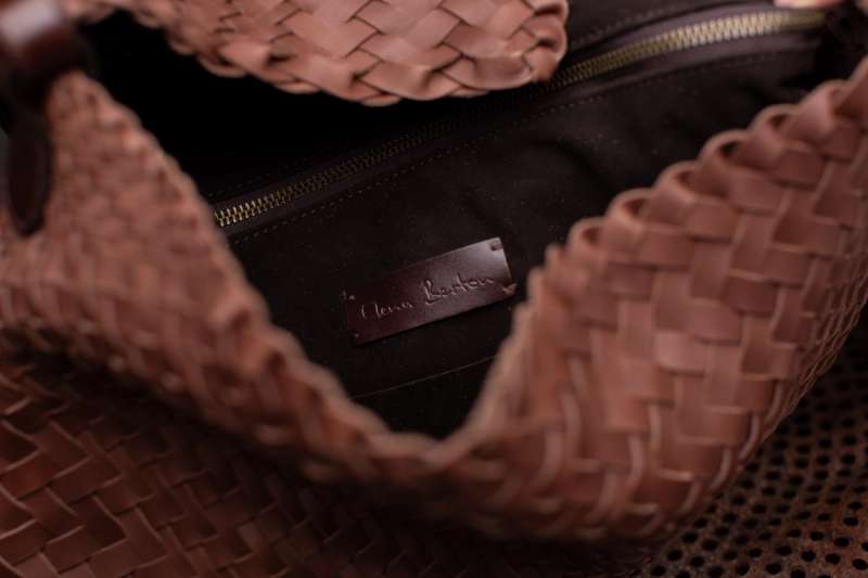 Clutch Carrara