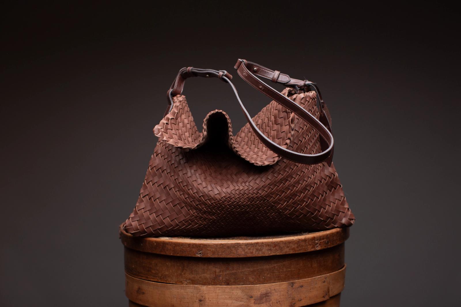 Clutch Carrara