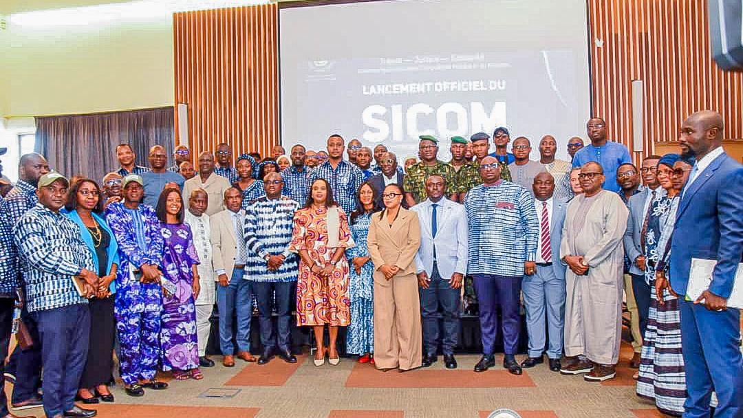 La Ministre de l'Économie et des Finances, Mariama Ciré Sylla, lors du lancement officiel de la plateforme numérique SICOM à Conakry.