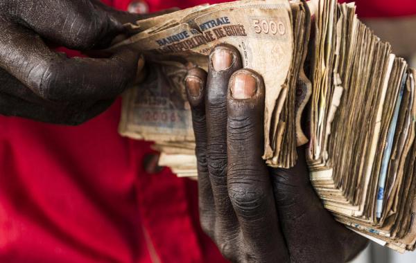 Crise de liquidités en Guinée avec des difficultés de retrait d’argent dans les banques