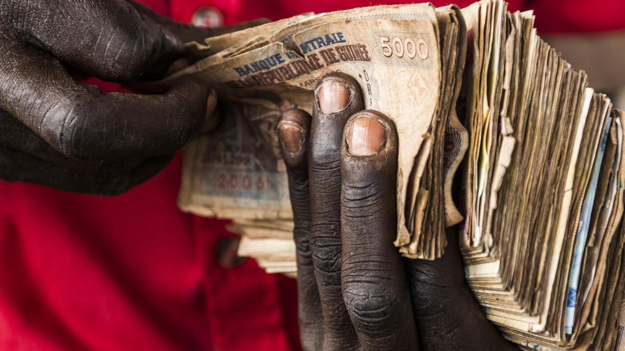 Crise de liquidités en Guinée avec des difficultés de retrait d’argent dans les banques