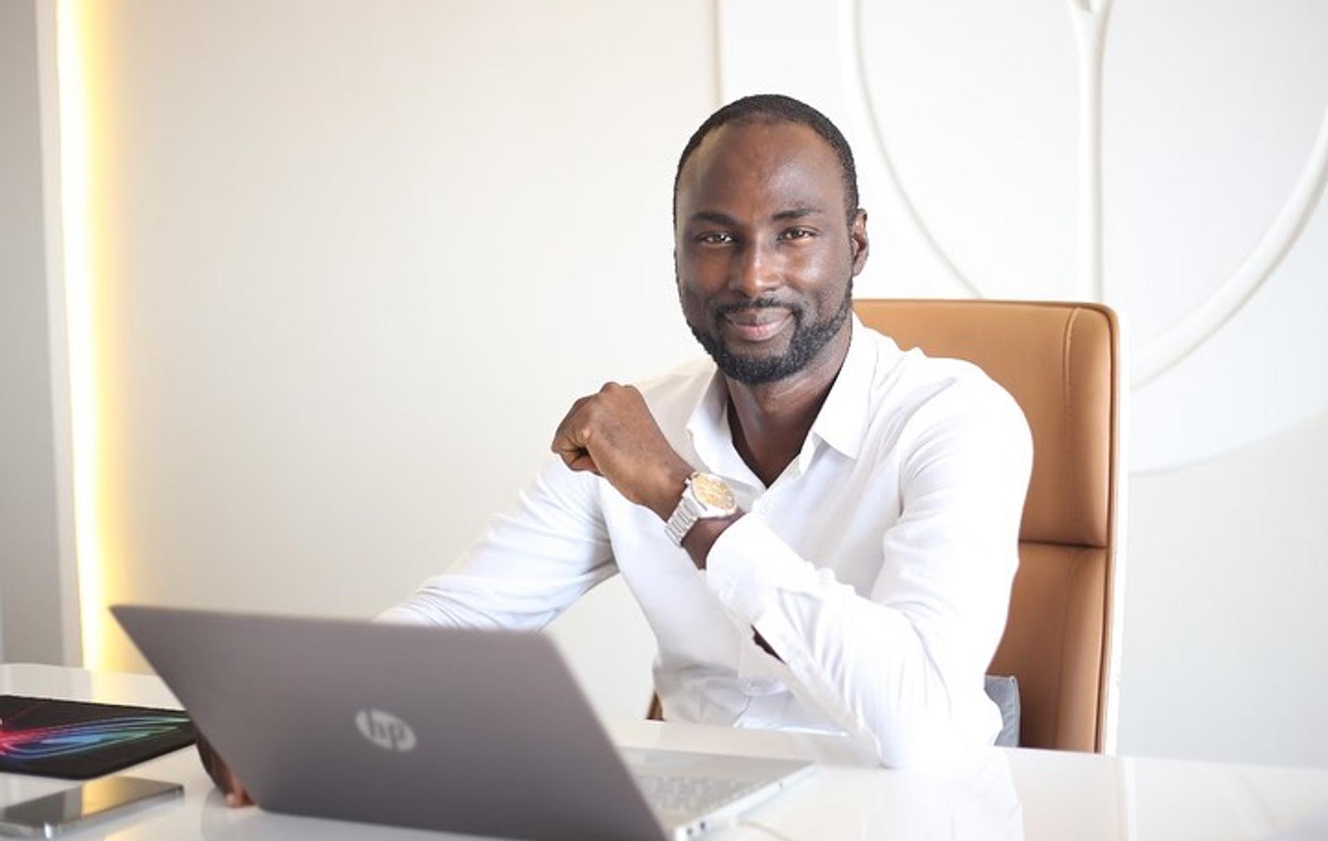 Mountaga Keita, founder of Tulip Industries, presenting one of his autonomous telemedicine kiosks designed and manufactured in Guinea.