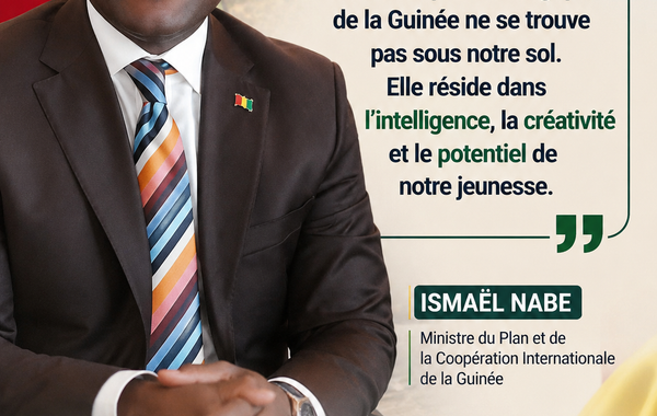 Le Ministre Ismaël Nabé représentant la vision Simandou 2040 lors du Forum des Nations Unies à Helsinki, en Finlande.