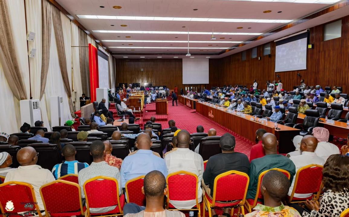 Mamadi Doumbouya lors d’une cérémonie officielle