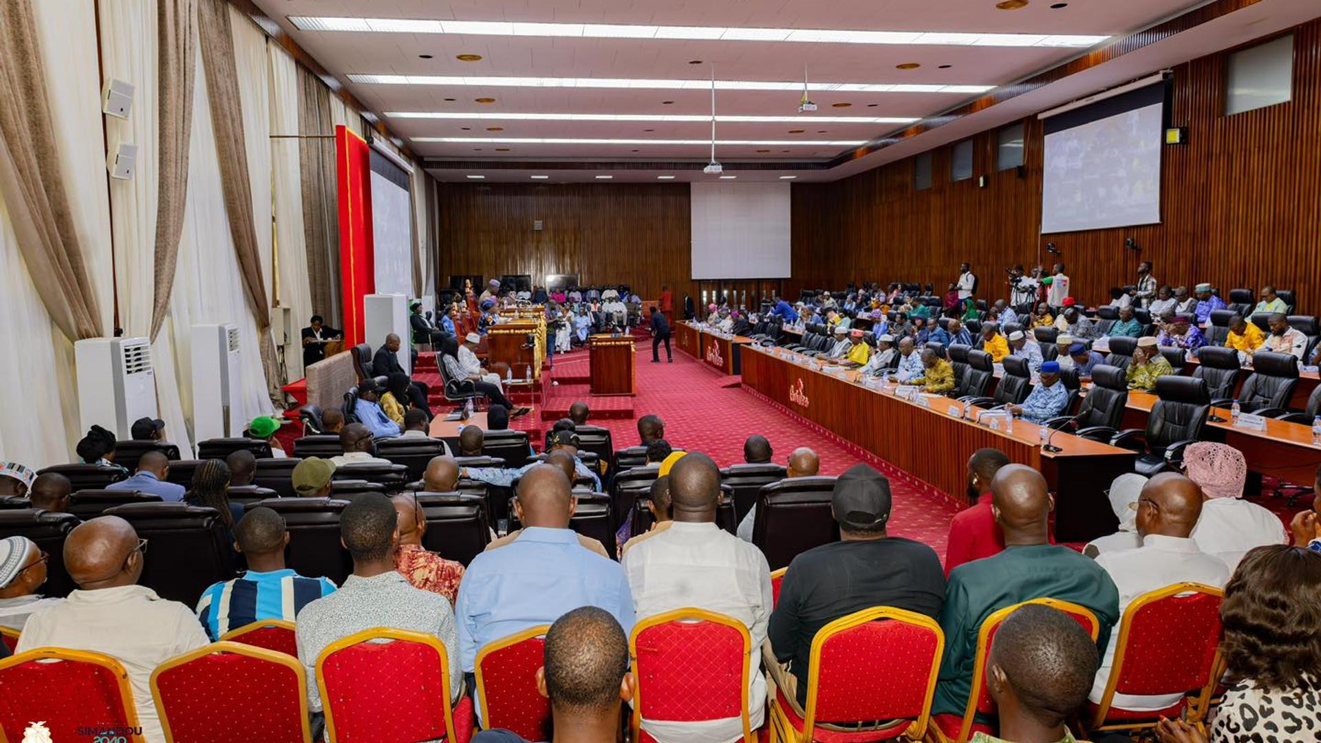 Mamadi Doumbouya lors d’une cérémonie officielle