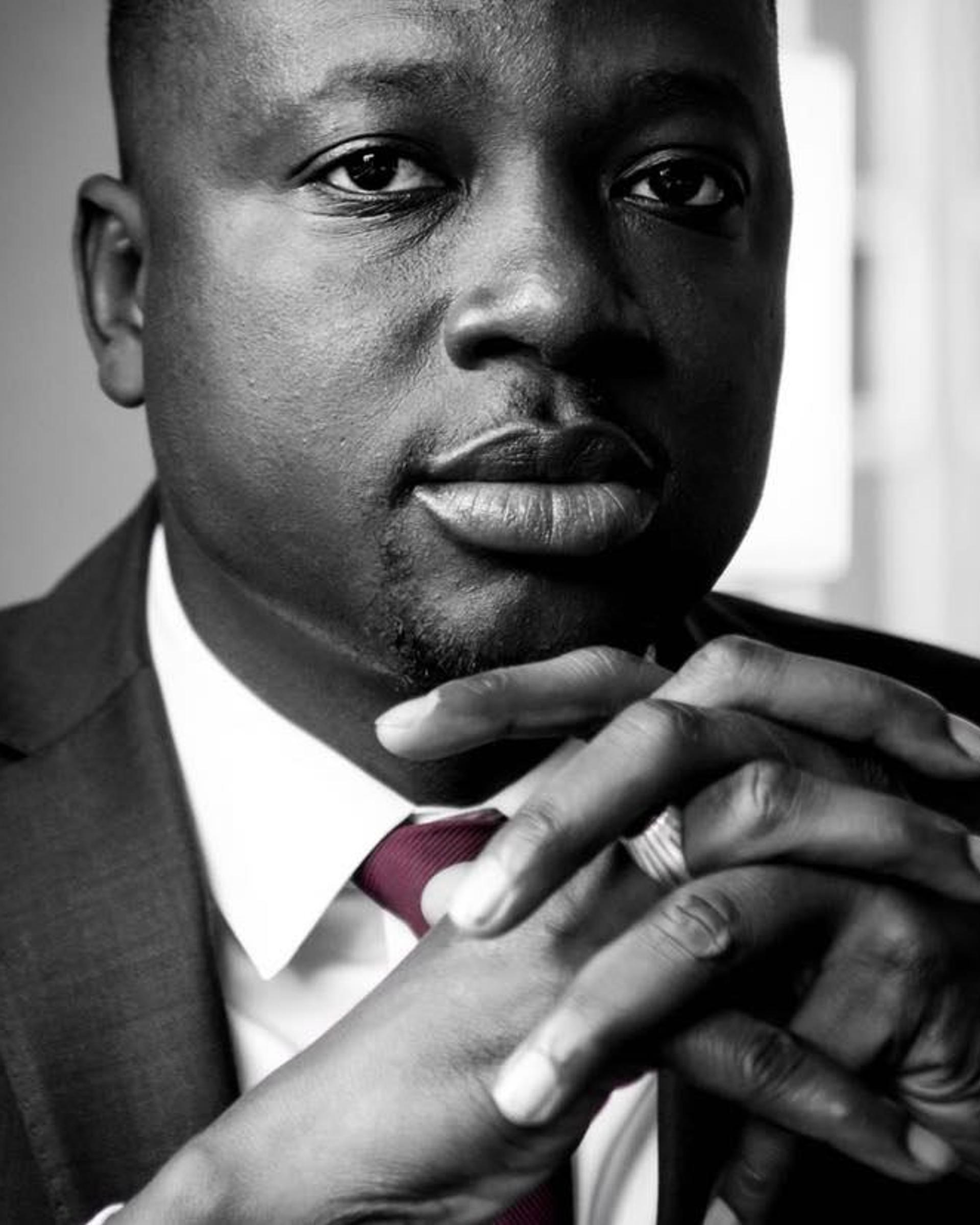Thione Niang, entrepreneur international, conférencier et philanthrope engagé pour le leadership africain.