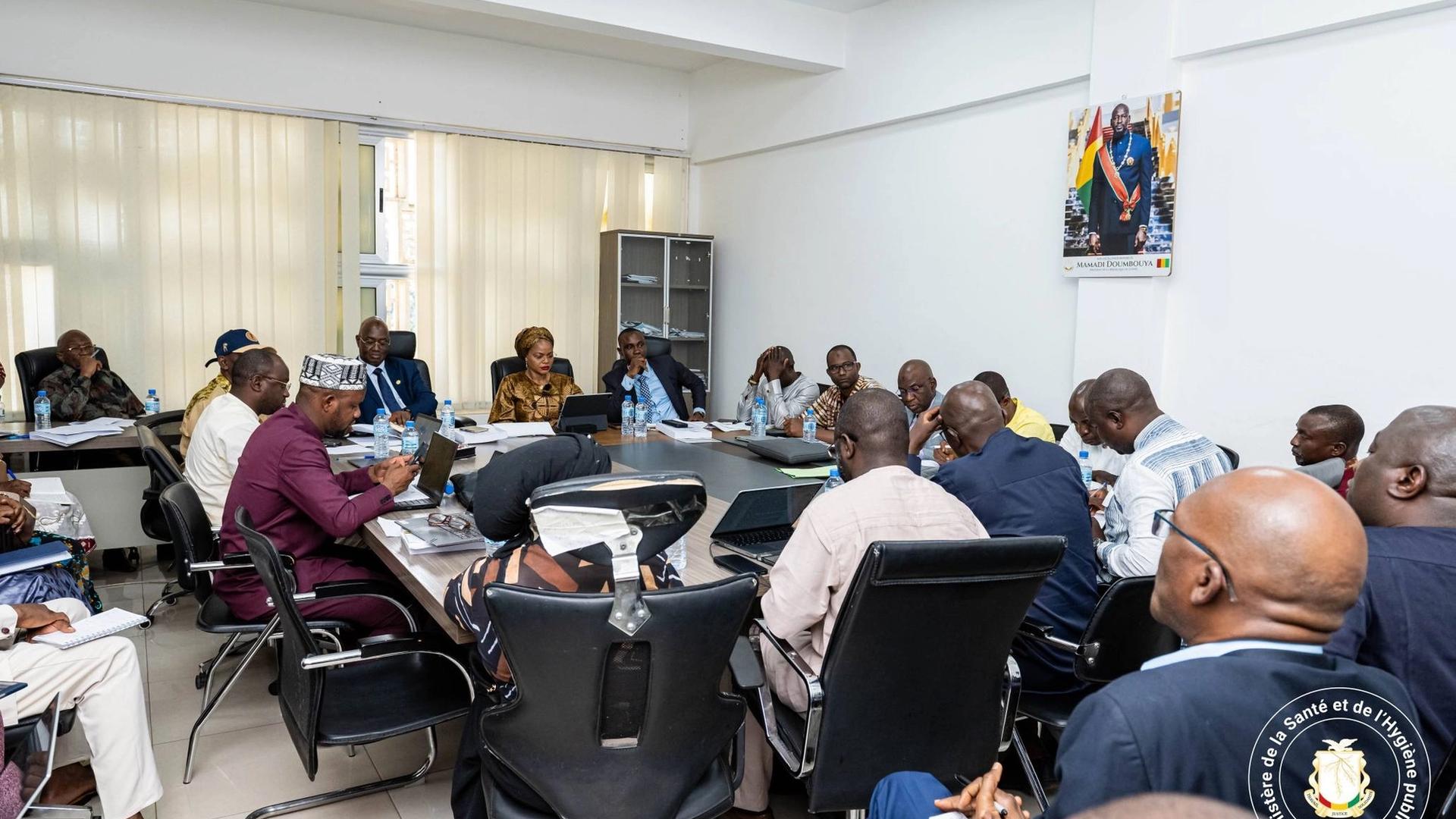 Présentation du budget 2026 par les ministres guinéens devant le Conseil National de la Transition