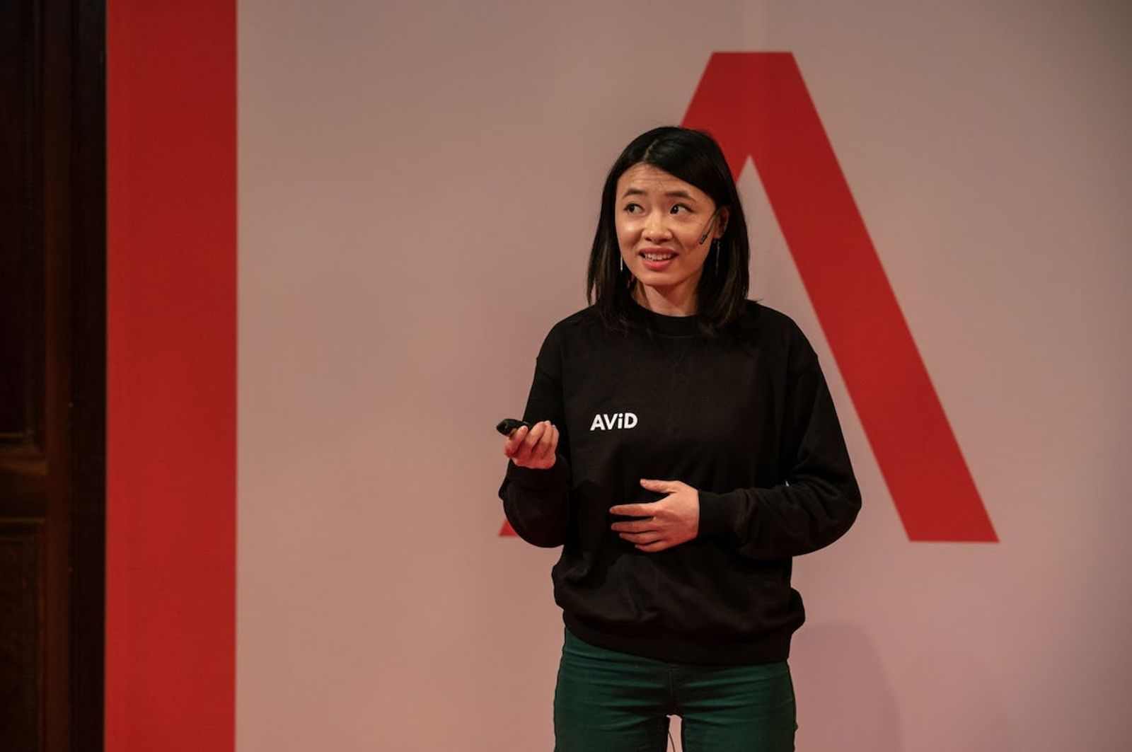 Avid Founder and CEO Charlotte Duoyi Zhao, presenting at an Antler event