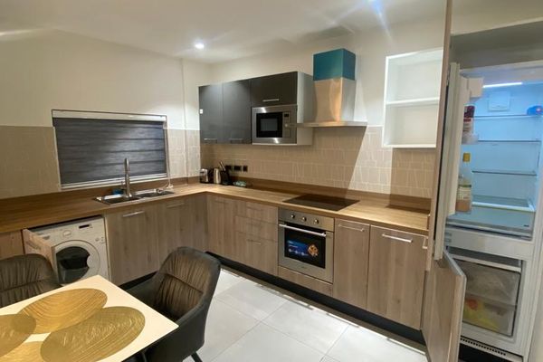 Park Apartments - Fully Furnished 2 Bedroom Apartment - Image 6f84a945d7e0