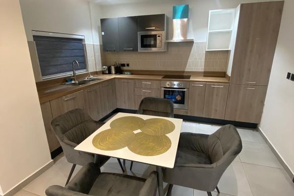 Park Apartments - Fully Furnished 2 Bedroom Apartment - Image 0beefe07719c