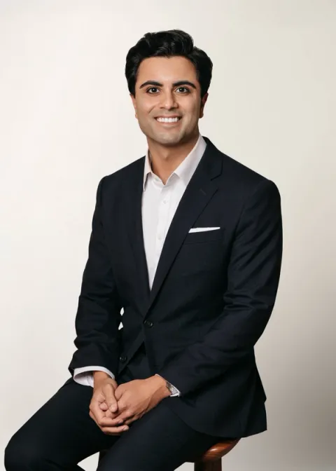 Dr. Akshay Syal