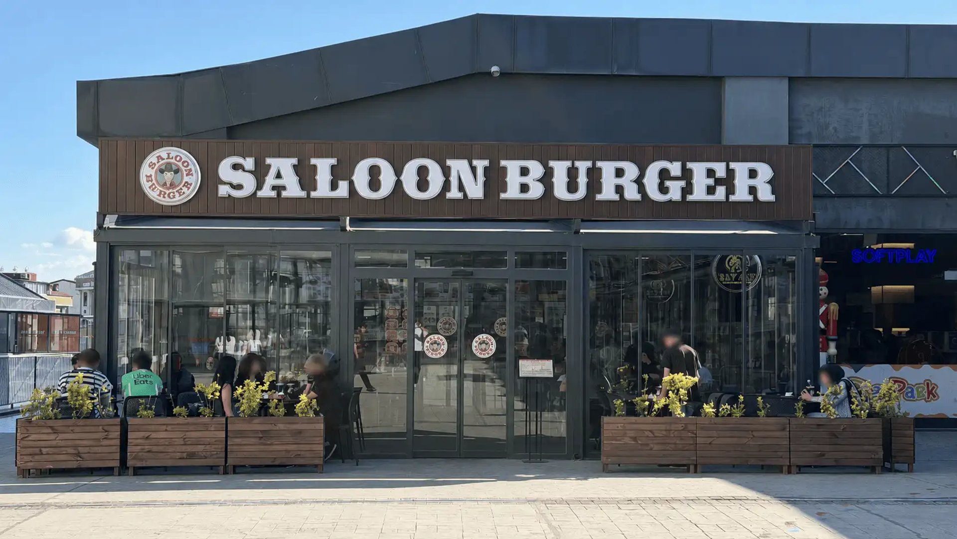 Saloon Burger Avlu 34