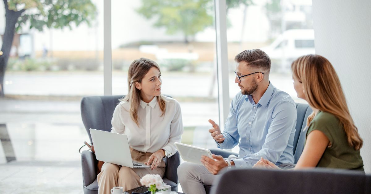 Why Product Content Optimization Is the Linchpin in B2B Manufacturer–Distributor Relationships