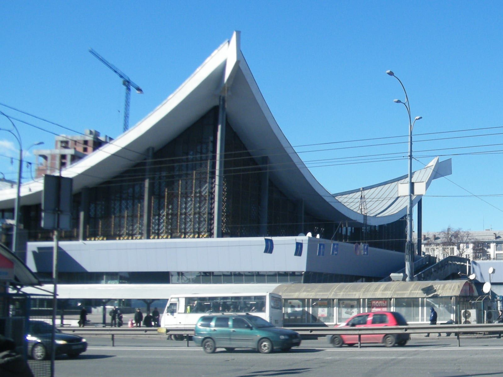 Будинок меблів на бульварі Миколи Міхновського