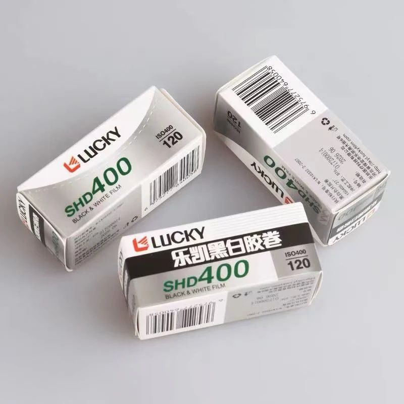 Lucky SHD 400 — чёрно-белая фотоплёнка 120, ISO 400