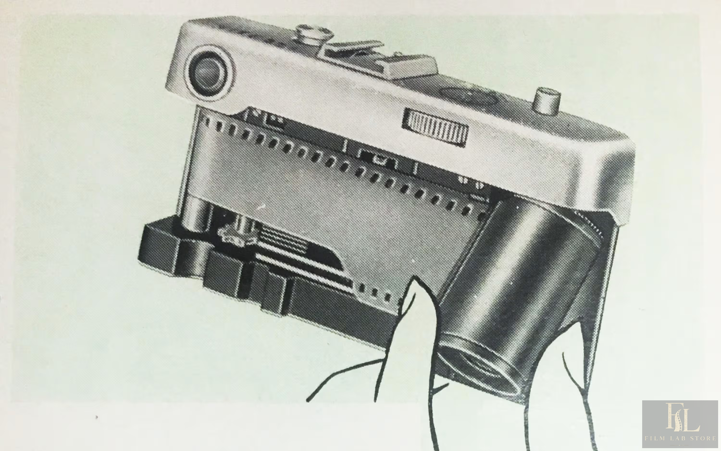 Diagram showing how to load film into a Voigtlander Vitessa camera