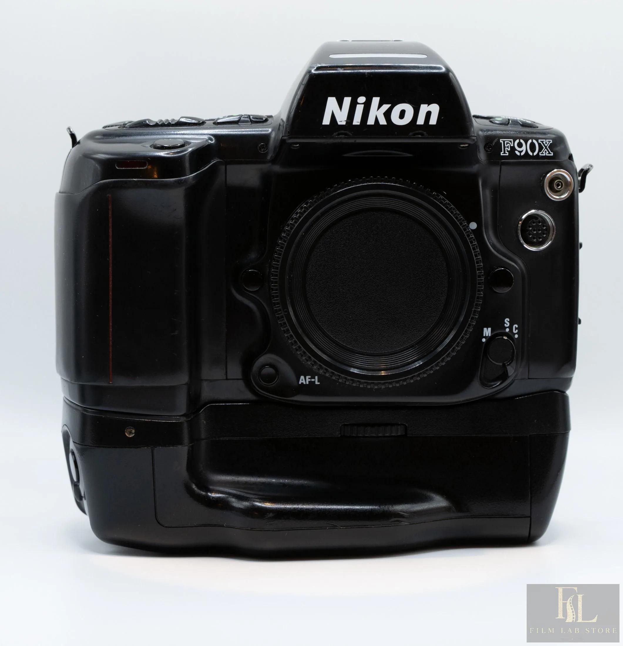 Nikon F90X + MB-10, fully working, good condition