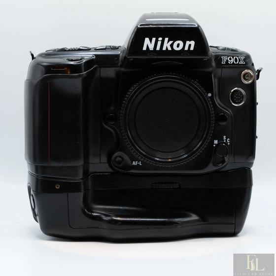 Nikon F90X + MB-10, fully working, good condition