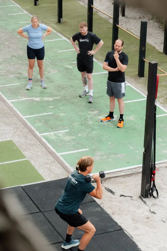 Bilspieren en bovenbenen trainen: oefeningen thuis en in de gym