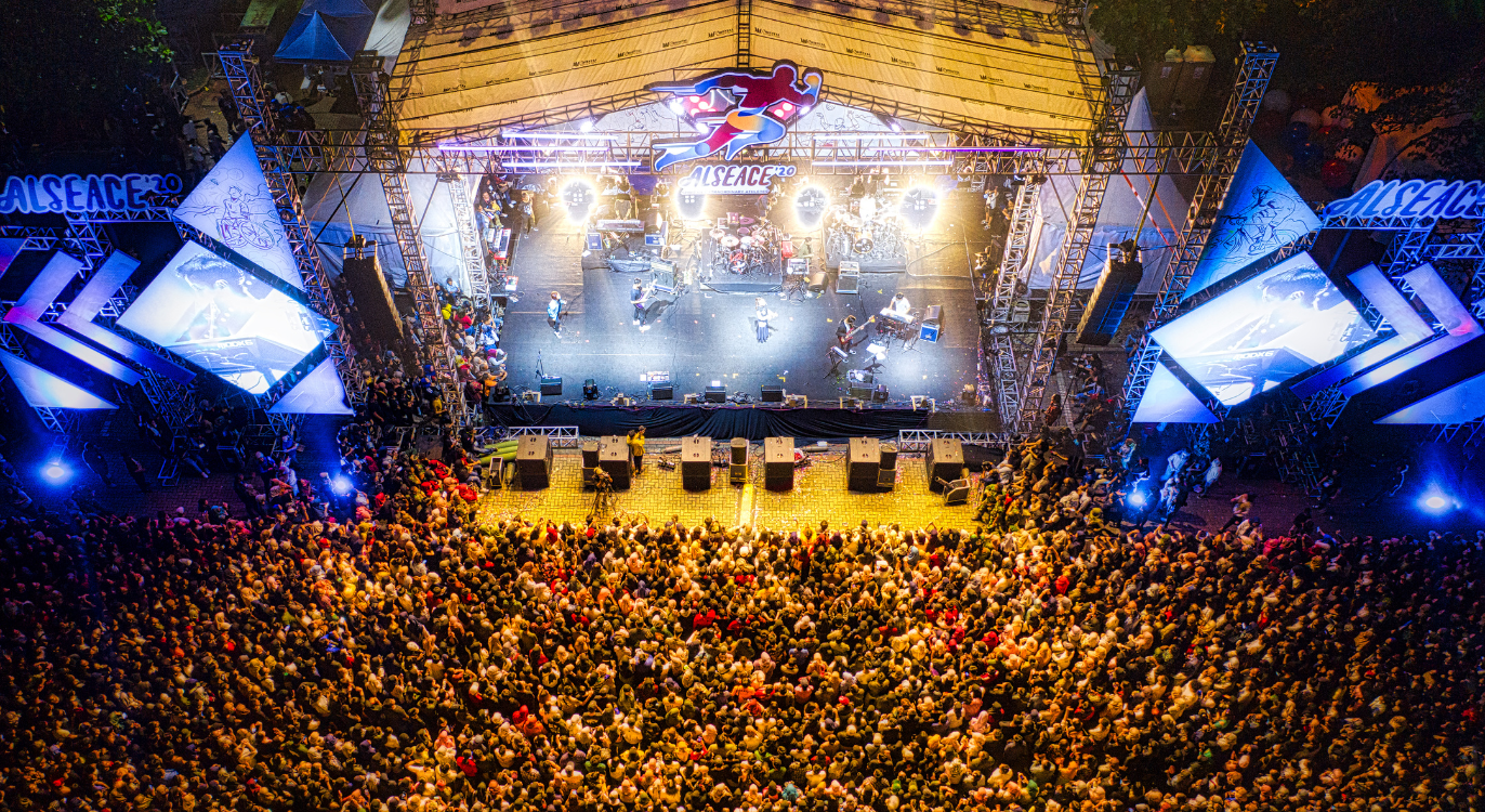 Live concert experience