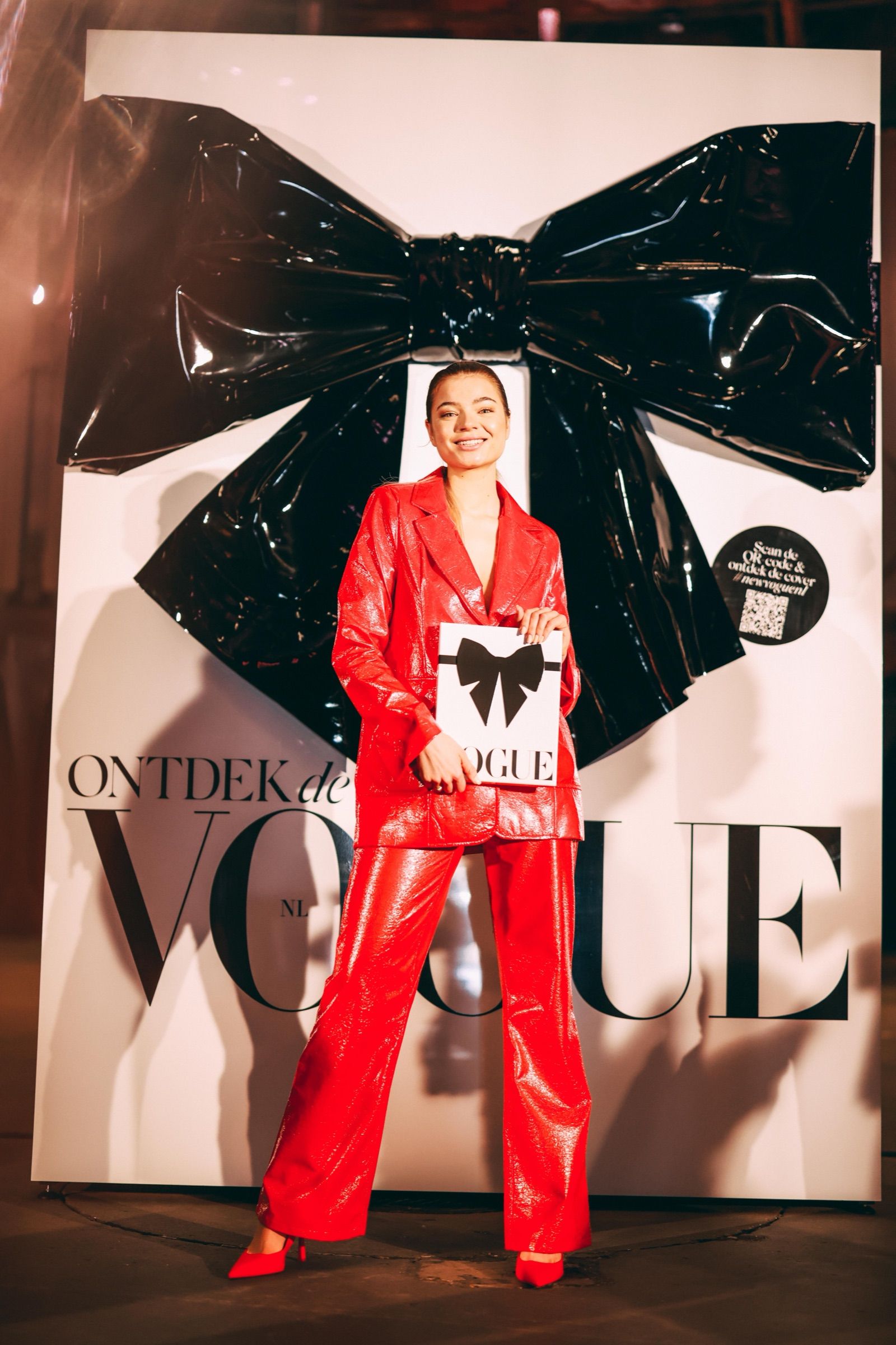 The VOGUE gift box with its giant black patent bow