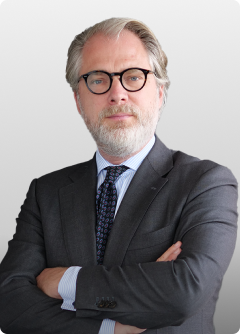 Dr. Adrian Kiehn