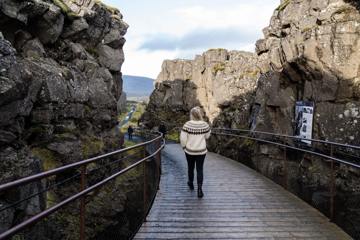 The Almannagja gorge boardwalk at Thingvellir
