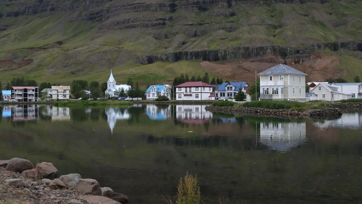 The Icelandic letters þ and ð shown as they appear in everyday written Icelandic