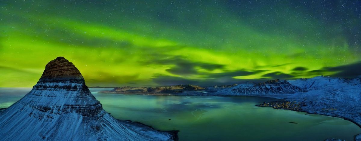 Kirkjufell mountain under the northern lights