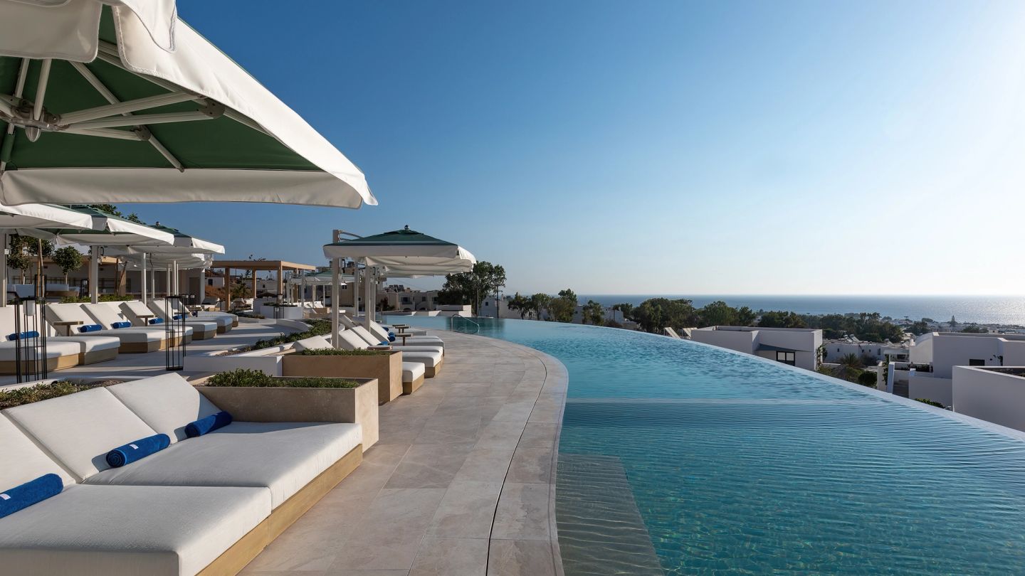 Sandblu Santorini offers elegance and exclusivity on the Aegean