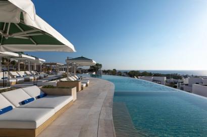 Sandblu Santorini offers elegance and exclusivity on the Aegean