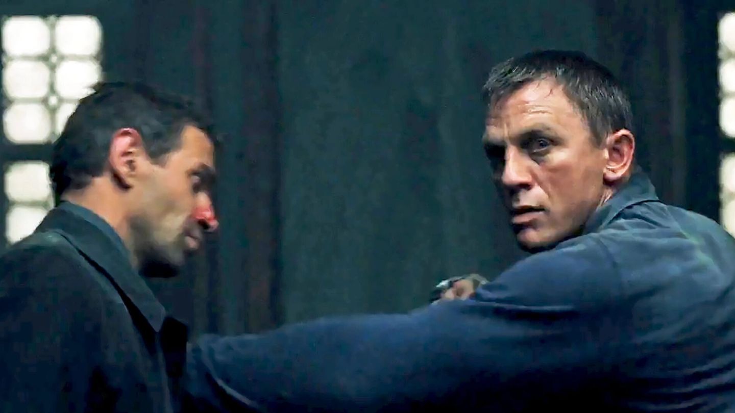 When did James Bond use his watch as a knuckleduster?