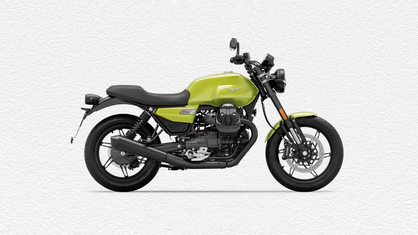 Le scelte della redazione: moto Moto Guzzi, orologio Ressence, whisky The Dalmore e valigetta Aspinal