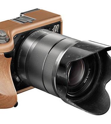 Tech – Lunar by Hasselblad