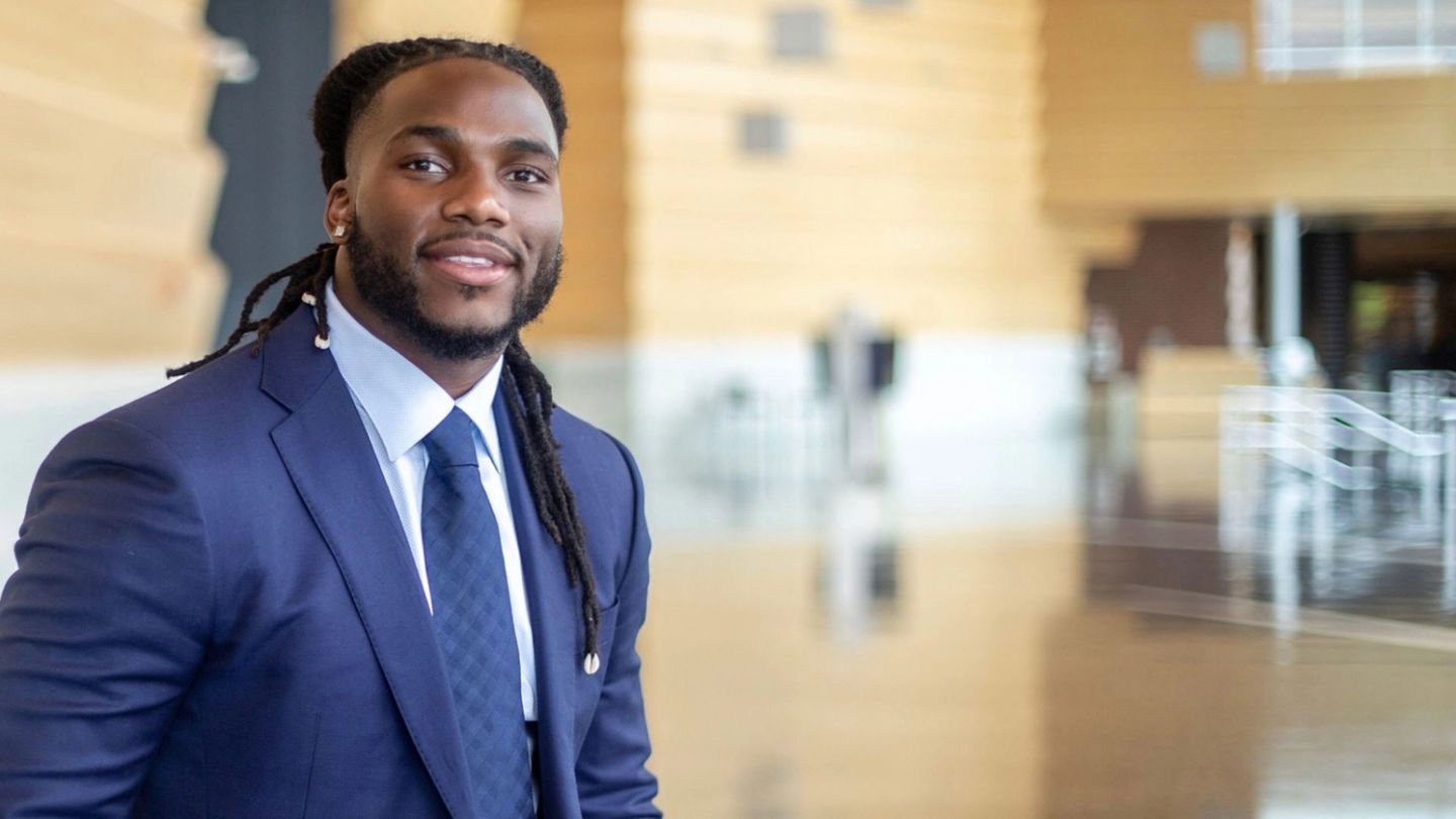 Six-Minute Mentor: Jaylon Smith, NFL star and founder of the Minority Entrepreneurship Institute