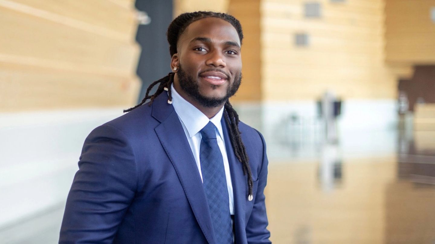 Six-Minute Mentor: Jaylon Smith, NFL star and founder of the Minority Entrepreneurship Institute