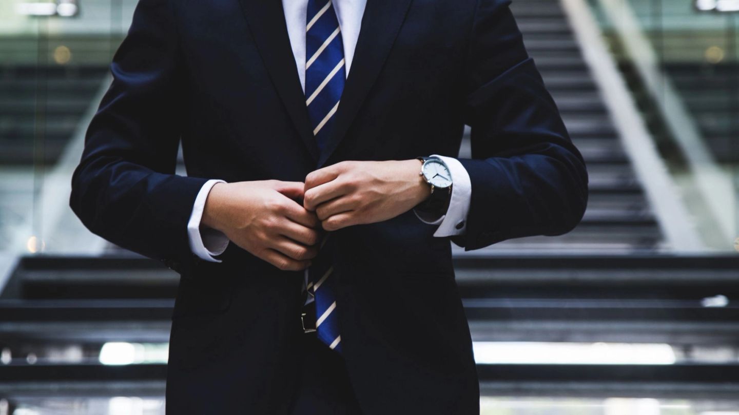 Here’s what to wear to a job interview, depending on the industry