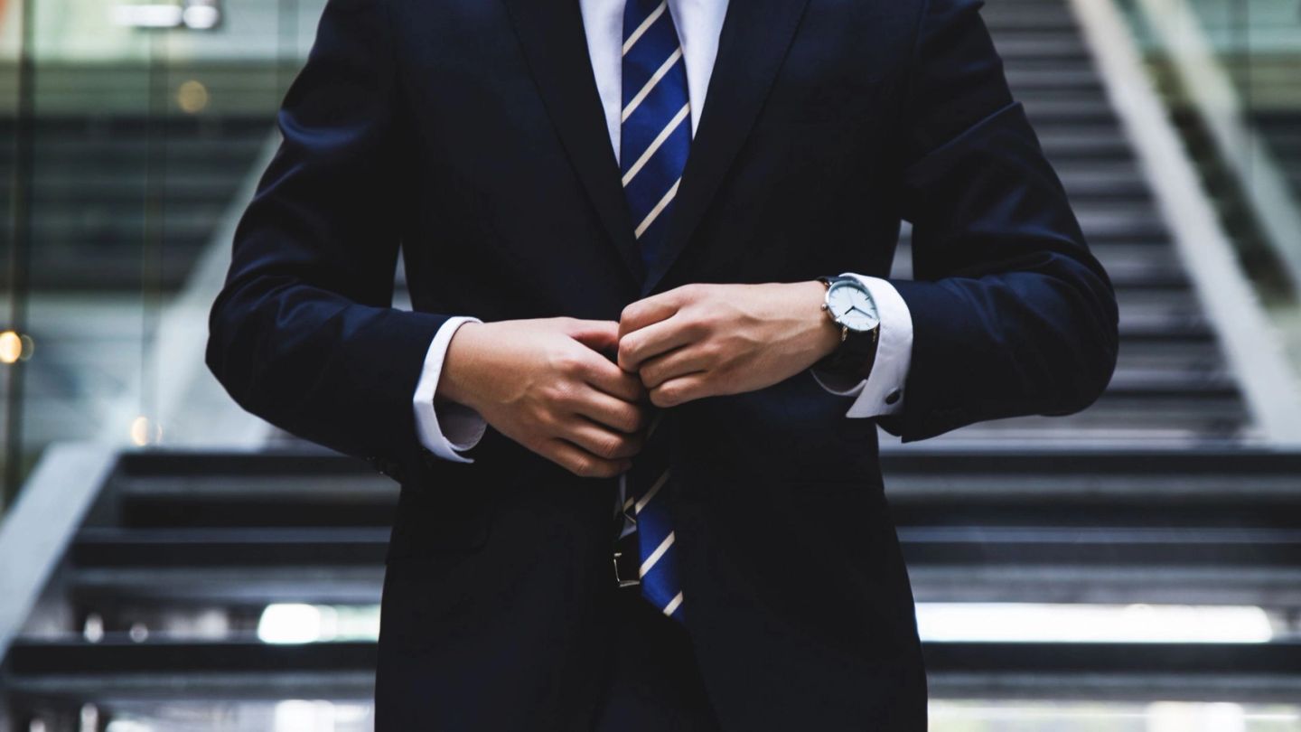 Here’s what to wear to a job interview, depending on the industry