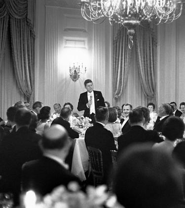 How to be the perfect dinner party guest