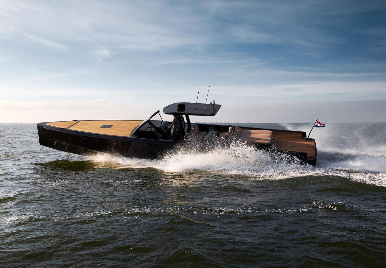 Xtenders 16M Day Cruiser